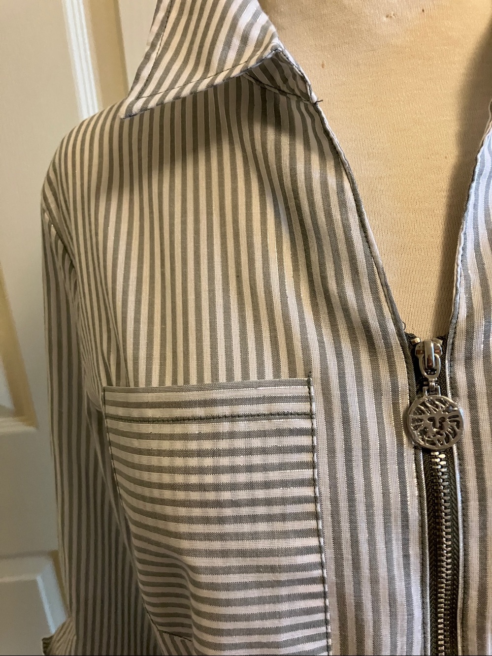 Anne Klein Striped Half-Zip Collar Women's Top in Light Gray and White NWOT - Picture 2 of 4